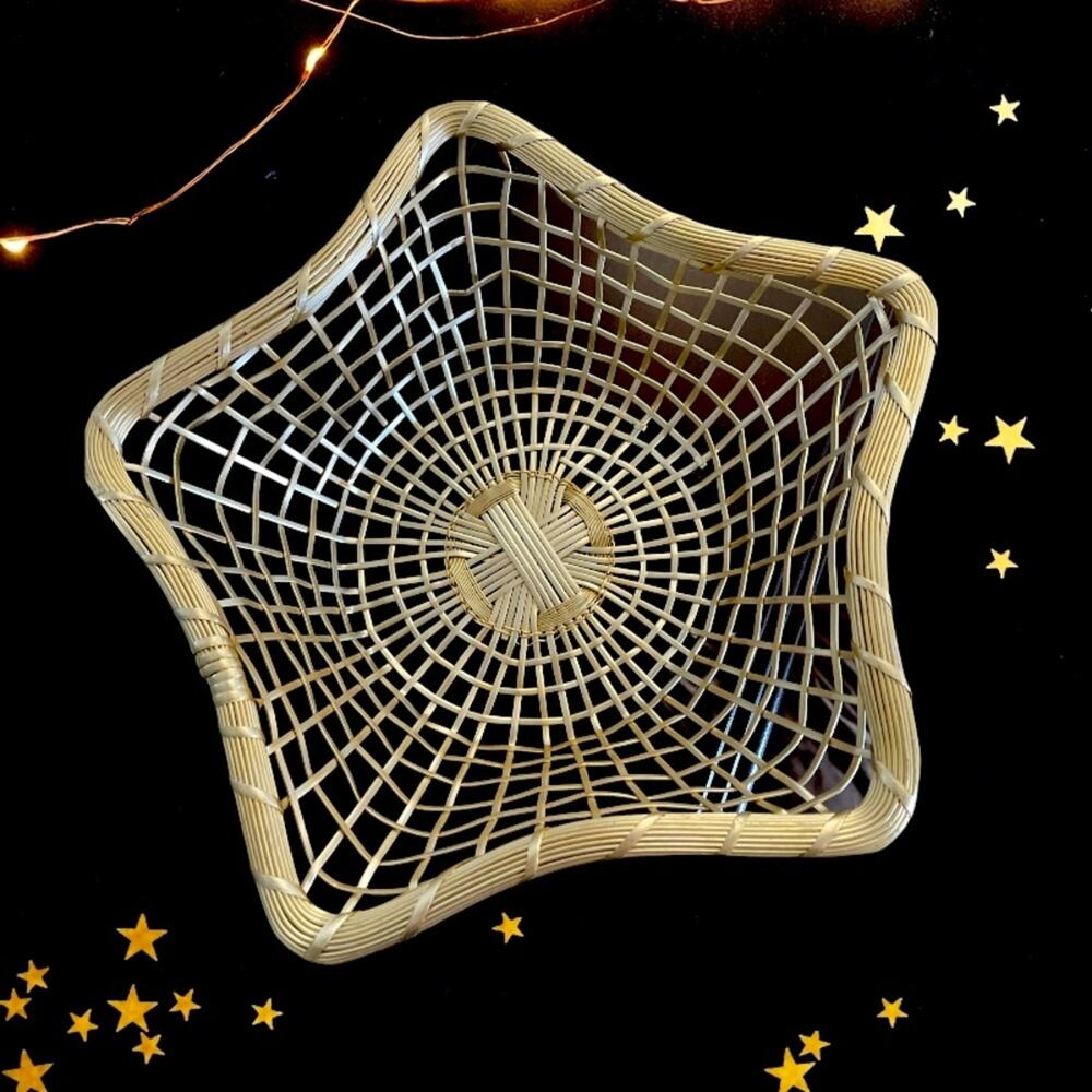 Gold Tone Star Metal Basketweave Holder